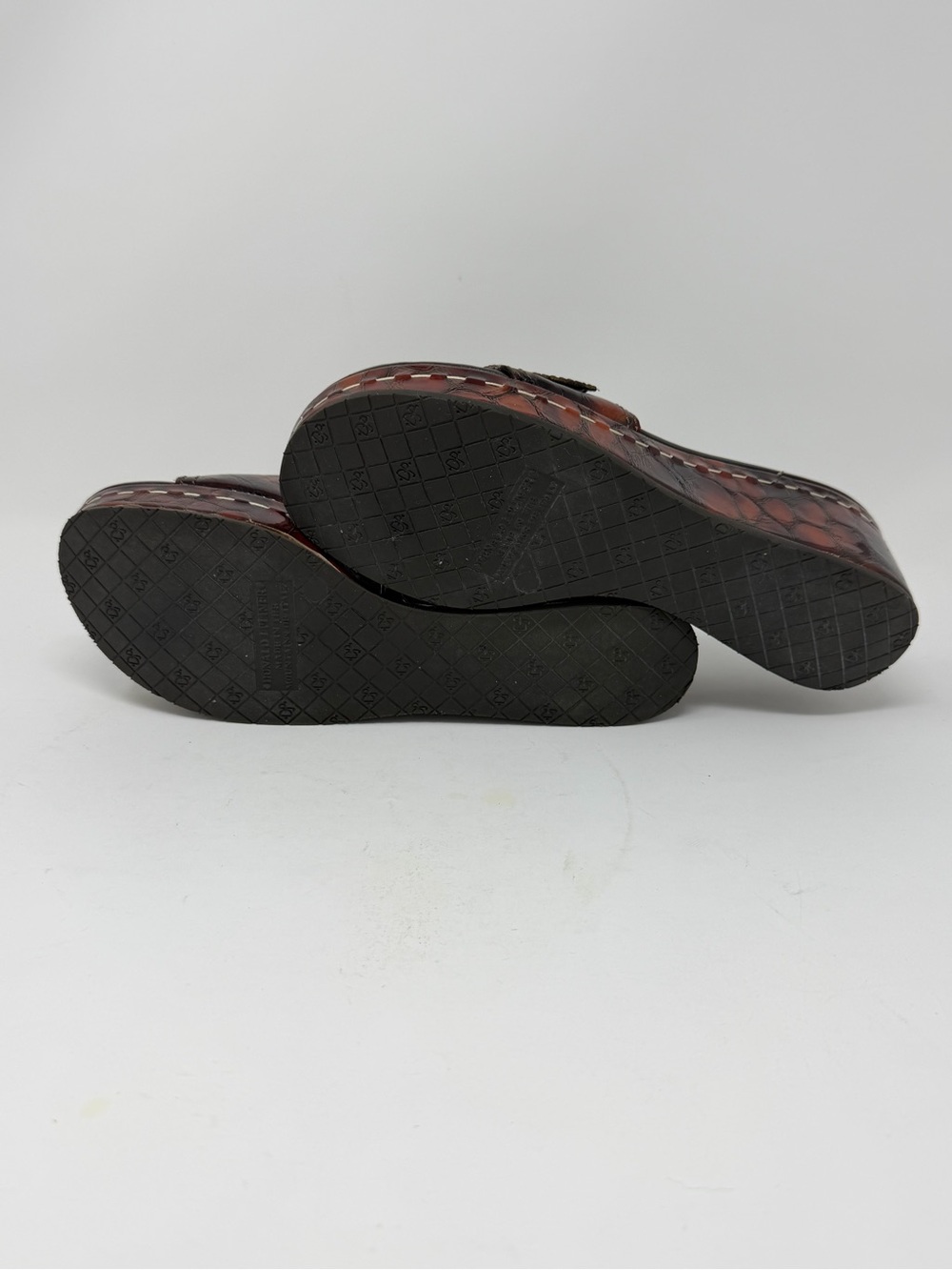 Donald J Pliner Wedge Platform Sandals Croc Embossed Leather and Coral Buckle - Picture 8 of 10